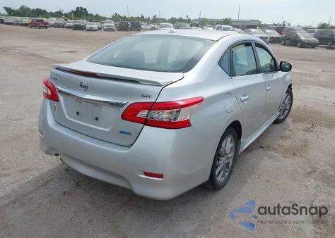 2014 Nissan Sentra Sr z USA, uszkodzony, nr VIN 3N1AB7AP2EY304739